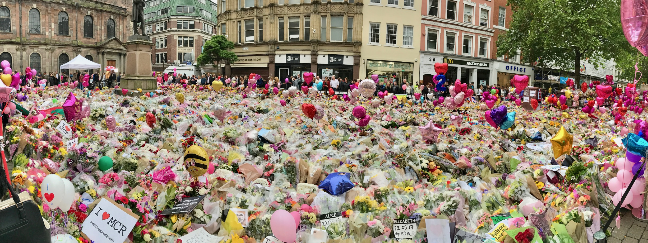 WDR Radio-Interview zum Anschlag von Manchester und Online-Trauer
